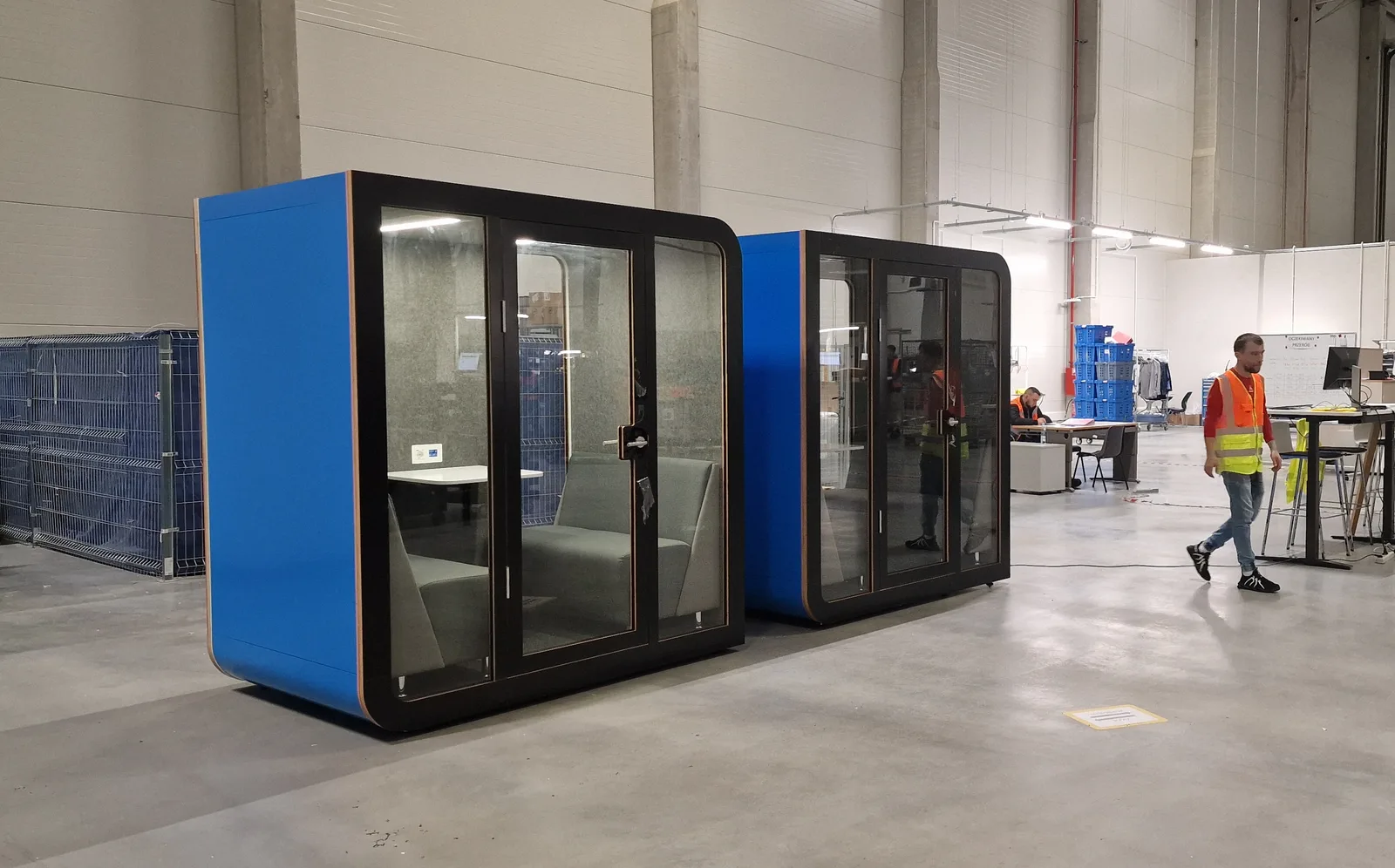 Silentbox acoustic booth — Azure & black, Logistics hub