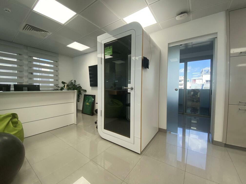 Silentbox acoustic booths in the El Corte Inglés office, Lisbon